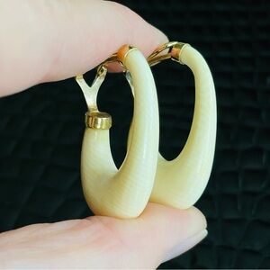 14k Gold Carved Bovine Bone Vintage Retro Hoop Clip On Earrings